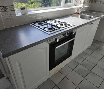 Derek Avenue, Warrington, WA2 - Photo 4