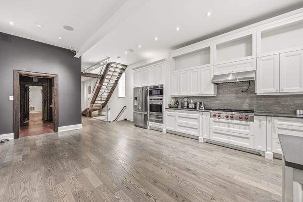 For Lease - 687 Queen Street, Toronto, Ontario - Photo 1