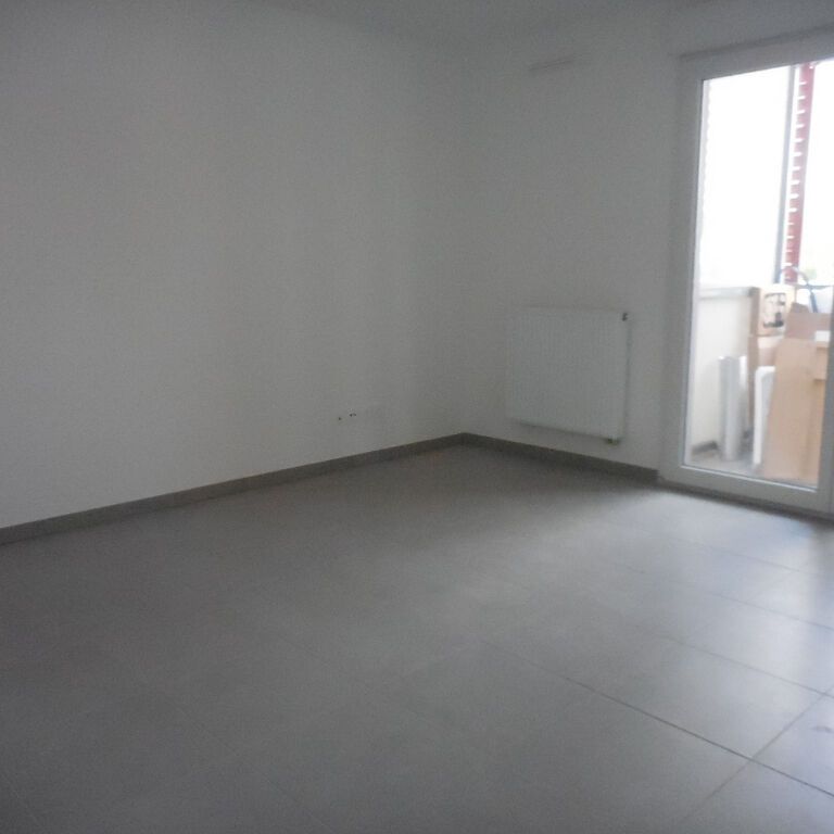 Appartement 2 pièces 42m2 MARSEILLE 12EME 836 euros - Photo 1