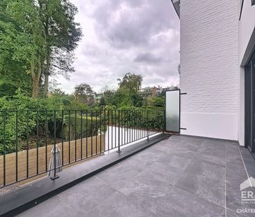 Gerenoveerd 1-slaapkamerappartement met terras in Ixelles - Photo 2