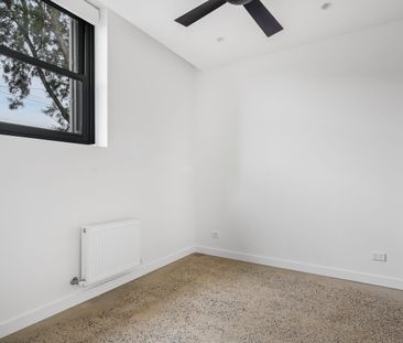 Architecturally designed Townhouse! - Photo 2