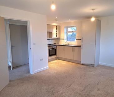 3 bedroom link detached house to rent - Photo 5