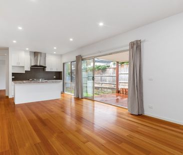 Three Bedroom Townhouse - Photo 3