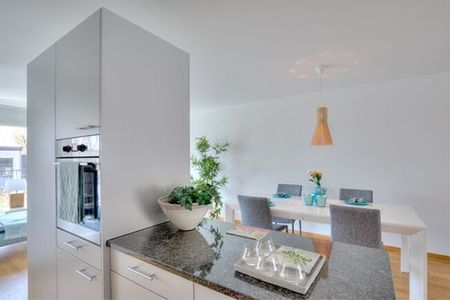 Central life at the Lyssbachpark - Photo 3