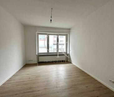 Inmitten der Stadt: 2-Zimmer-Wohnung mit Einbauküche - Photo 1