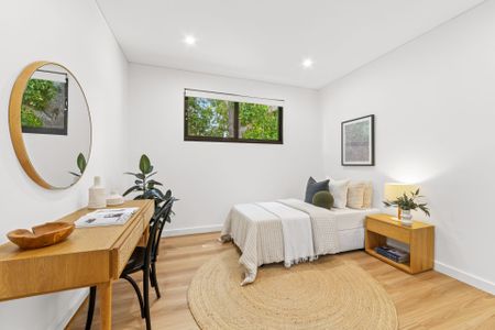 Where Coastal Calm Meets Contemporary Luxury - Photo 3