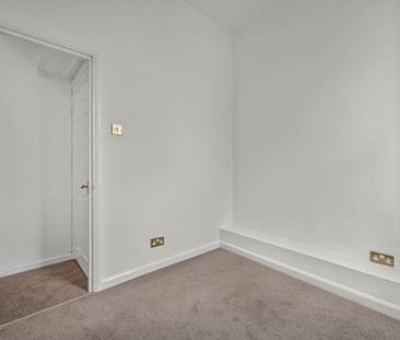 Rosendale Road, London, SE21 - Photo 3