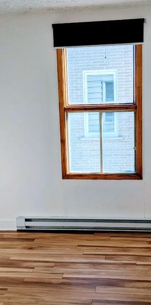 6 1/2 Rénové dans le quartier Ste-Marguerite (Animaux acceptés) - Photo 1