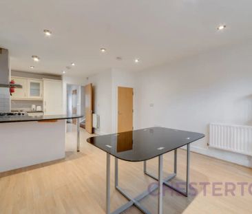 4 bedroom house in Lewisham - Photo 3