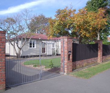 56 Kensington Avenue, Saint Albans - Photo 2