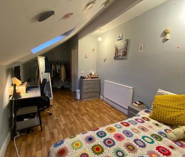 Room in a Shared Flat, Hanover Square, LS3 - Photo 4