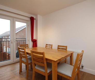 *** STUDENT PROPERTY *** A fantastic spacious 5 bedroom house close... - Photo 2