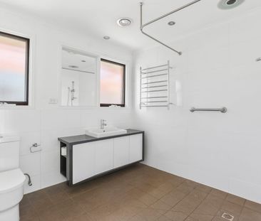 Coastal Charm with Comfort and Space - Photo 1