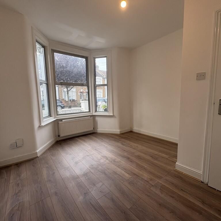 2 bedroom ground floor flat to rent - Photo 1