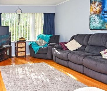 3-BEDROOM IN PAKURANGA - Photo 4