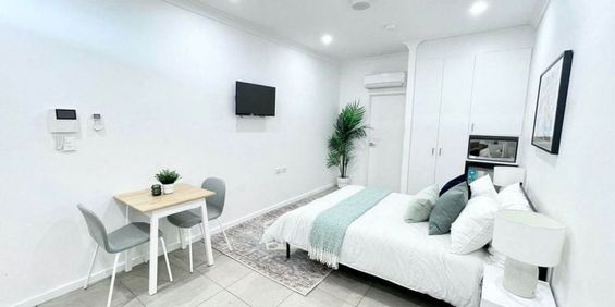 "Modern Furnished Studio" - Photo 3
