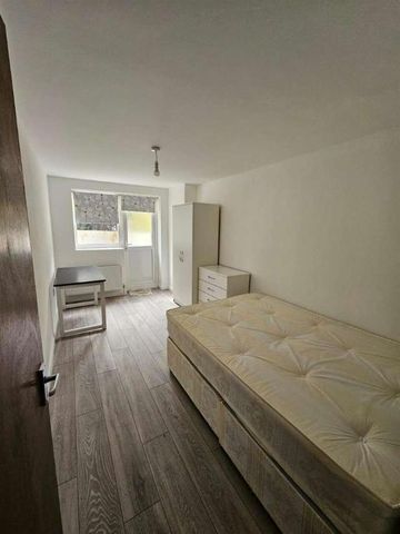 Blackstock Road, Finsbury Park, London, N4 - Photo 4