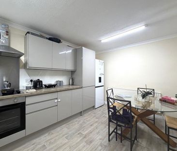 3 bedroom terraced house to rent - Photo 6