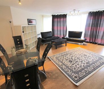 2 Bed Flat For Rent - Photo 2