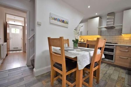 Vicarage Lane, Blackpool, FY4 - Photo 2