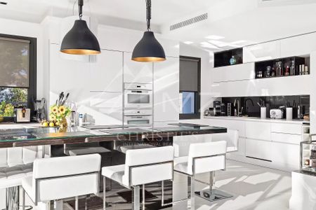 Proche Cannes - Juan-les-Pins - Villa moderne à pied de la plage - Photo 5