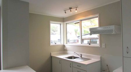 3 Bedroom House with Rumpus - Photo 4