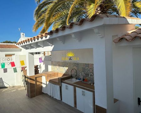 VILLA WITH 2 BEDROOMS IN LA NUCIA, ALICANTE - Photo 2