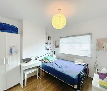 4 bedroom terraced house to rent - Photo 2