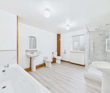 4 bedroom bungalow to rent - Photo 5