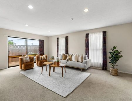 Sunny and Superb - Photo 5