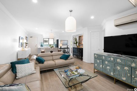 Coastal chic light-filled apartment with new kitchen in the heart of Hawthorne! - Photo 5