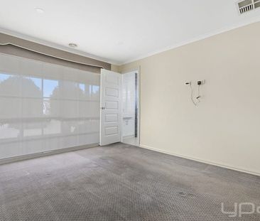 3 Bruthen Court, BROOKFIELD - Photo 3