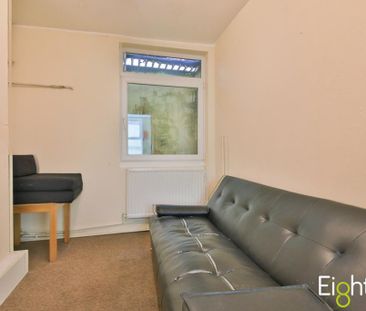 4 bedroom terraced house to rent - Photo 1