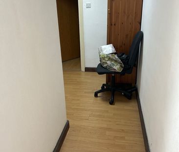 Room in a Shared Flat, Harcol House, SO17 - Photo 6