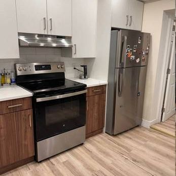 Newly renovated large 3 1/2 condo for rent - APPLIANCES INCLUDED - Photo 3