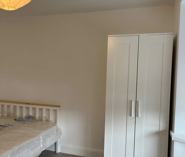 5 Bed Terraced House, Malham Terrace, N18 - Photo 6