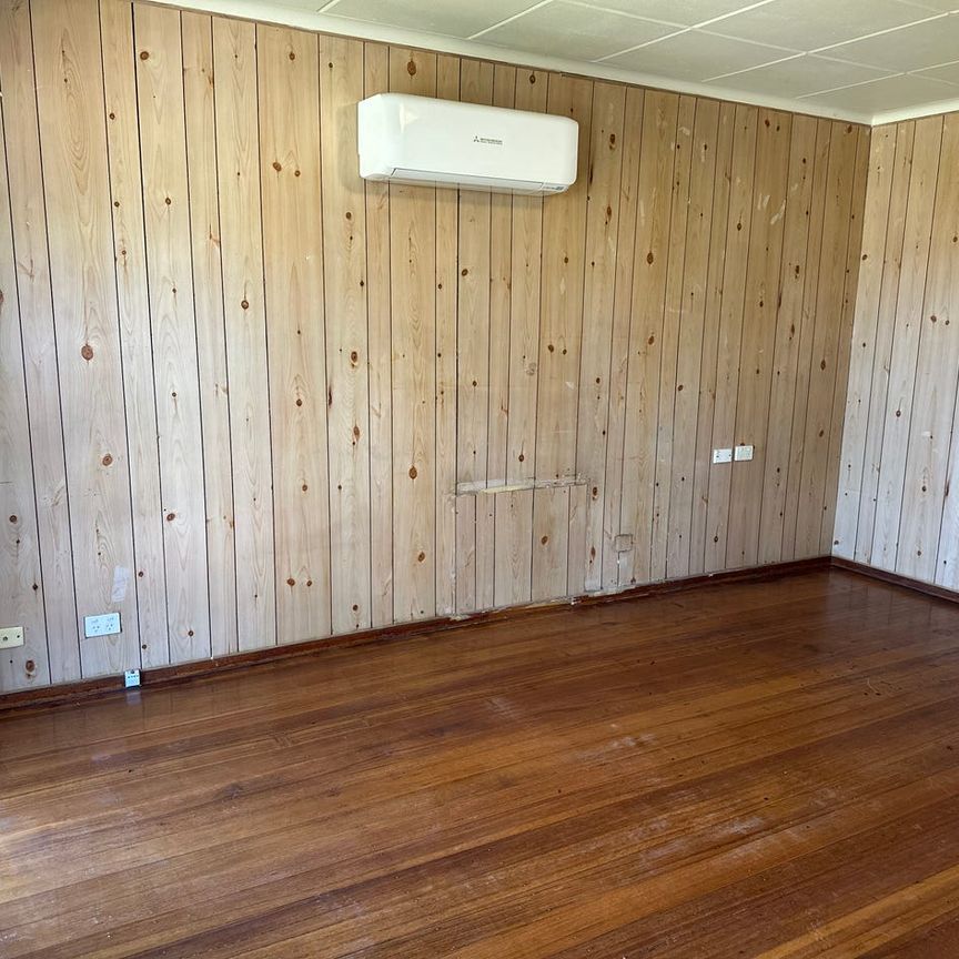 Location, Location!! - Photo 1