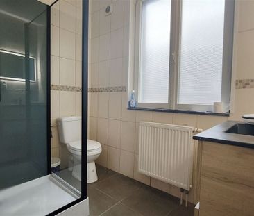 Appartement te huur in Tournai voor € 650 met 1 slaapkamer - Photo 2
