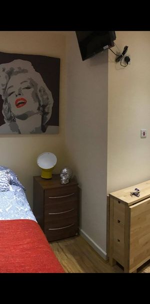 Studio Flat, High Road, NW10 - Photo 1