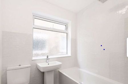 2 Bed Maisonette, Low Hall Lane, E17 - Photo 4