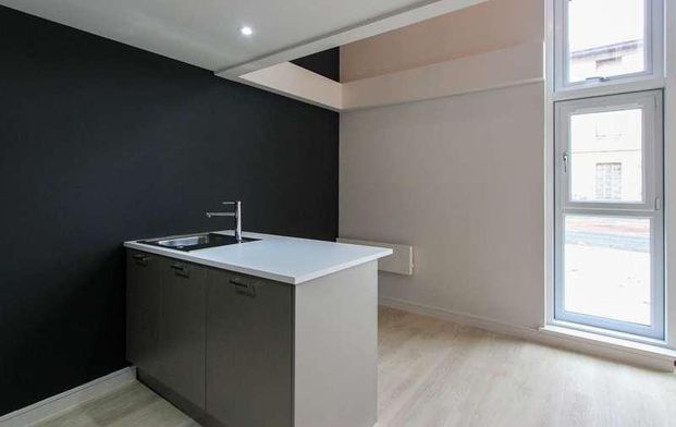 Dixie, Cardiff Bay, CF10 - Photo 1