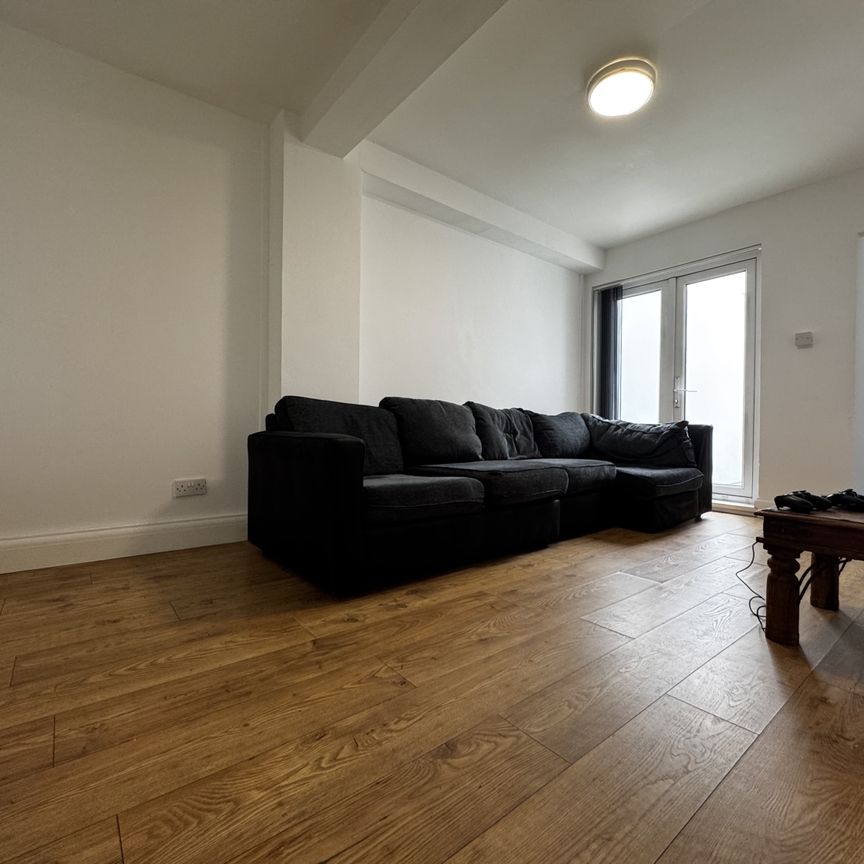 Flora Street, Cathays - Photo 1