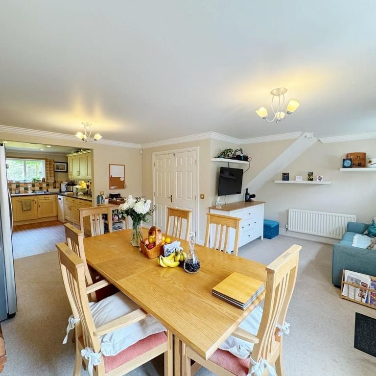 4 bedroom house to rent - Photo 1