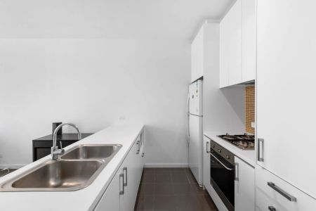 Fully furnished CBD living in prime position - Photo 5