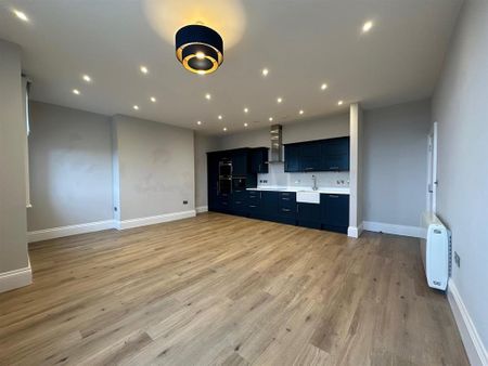 3 bedroom apartment to rent - Photo 4