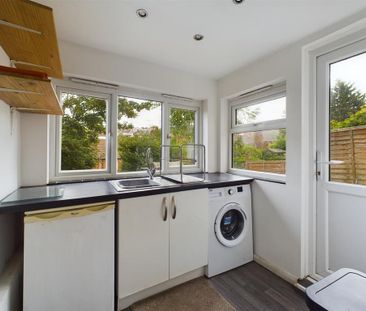 4 bedroom terraced house to rent - Photo 6