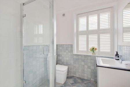 3 bedroom flat to rent - Photo 3