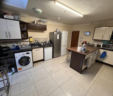 House share to rent - Photo 3