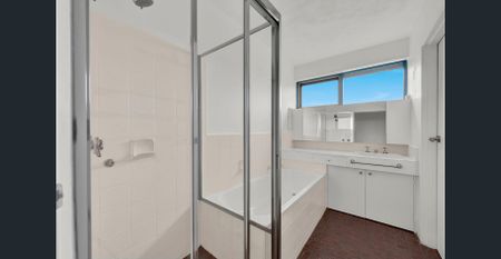 WALK TO THE BEACH & FRANKSTON CENTRAL - Photo 4