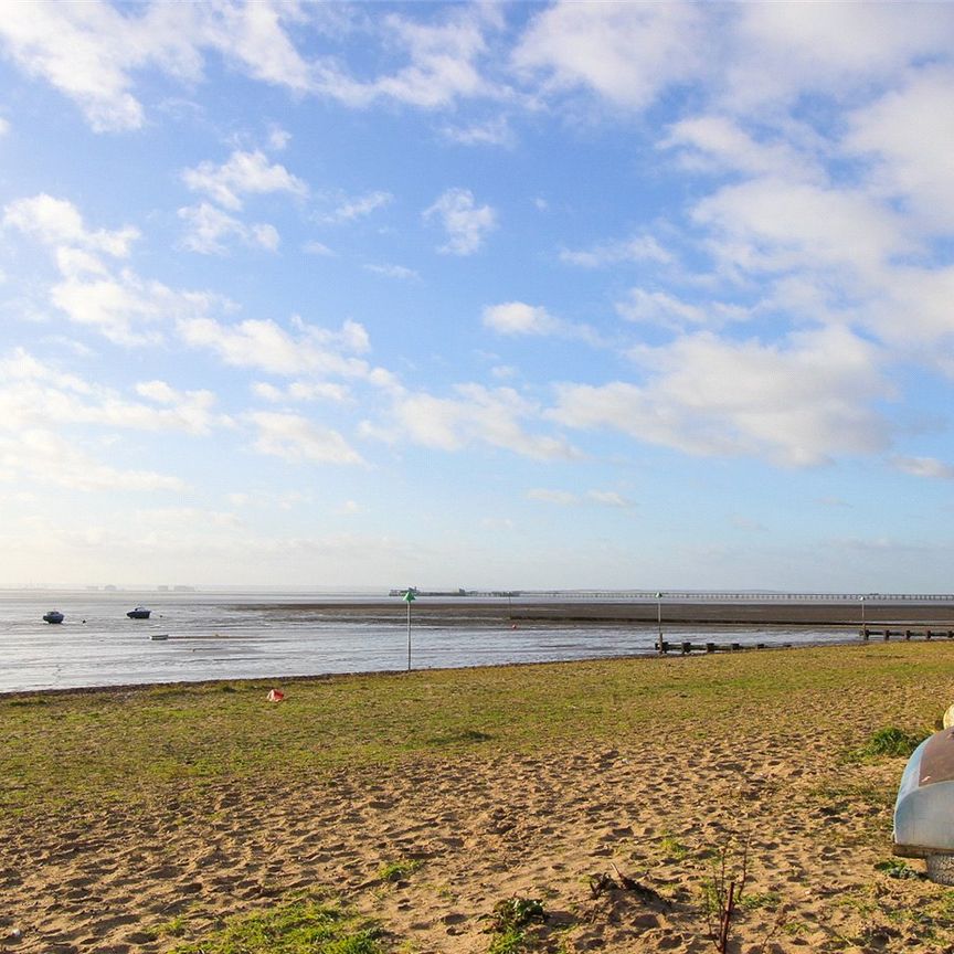 Eastern Esplanade, Thorpe Bay, Essex, SS1 - Photo 1